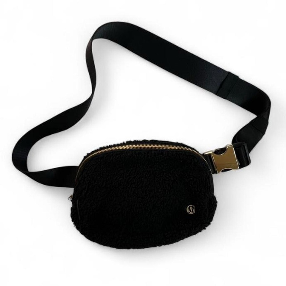 Lululemon 1L Fleece Everywhere Belt Bag Black with Gold Hardware
